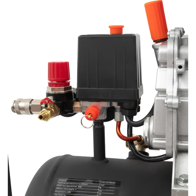 Поршневой масляный компрессор Gigant и набор пневмоинструмента LAS 24/1500K