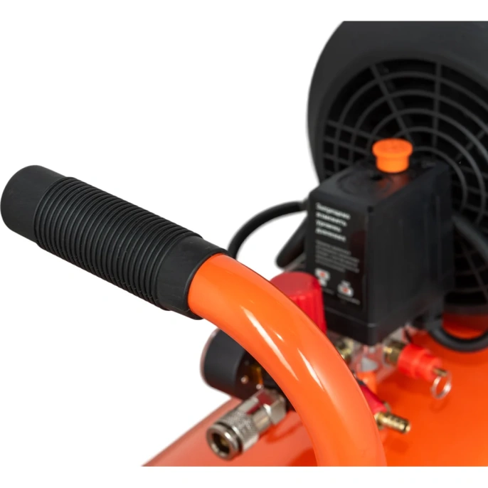 Поршневой масляный компрессор (100 л; 8 бар; 400 л/мин) Gigant V2200/100