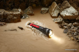 Фонарь Milwaukee ML-LED (4933464825) (питание: батарейки (3xAAA), источник света: светодиод, 2 режима, 325 Лм, дальность свечения: 50 м)